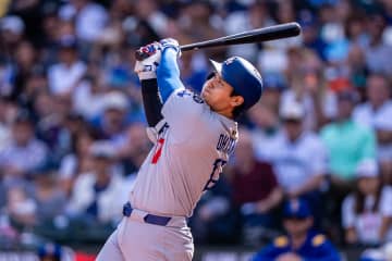 ドジャース・大谷翔平が自己最多55号ソロ！　レギュラーシーズン最終戦で豪快バックスクリーン弾