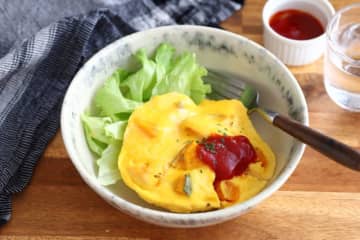 レンジで簡単♪ふわふわ食感「かぼちゃのチーズオムレツ」
