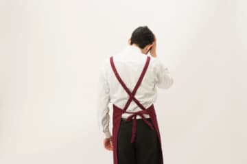 「早く来てるんだから店開けろ」開店30分前に並ぶ迷惑客を回想する店員、しかし現在は心境に変化