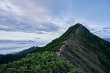 【この秋、行きたい 八ヶ岳】「赤岳」 荒々しく堂々たる姿の八ヶ岳主峰
