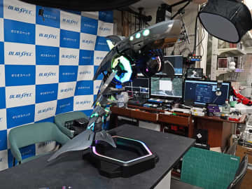 サメ型PCケース「Shark X」のメカ風塗装モデルが入荷、価格は約77万円