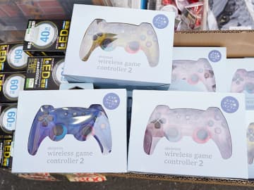 1,650円のBluetooth対応ゲームパッドがあきばお～に入荷、ターボ機能を搭載