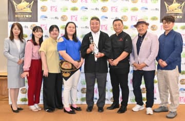 とんかつ素材に合う銘柄豚　茨城県産「常陸の輝き」金賞　「ぼる塾」も絶賛、都内でGP