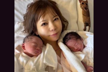 中川翔子、生まれたばかりの双子の写真を公開　“構図”に『ドラクエ』思い出すファンも
