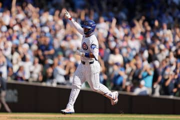 カブス・鈴木誠也がポストシーズン初出場で同点アーチ！　レギュラーシーズンから5戦6発の大暴れ
