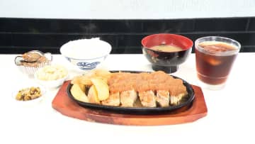 チキンにハンバーグ！絶品の和風ニンニクダレと熱々の鉄板、そして“ママの愛情”がうれしい『オモウマい店』