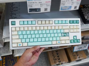 水色と白を基調とした可愛らしいデザインのキーキャップセット「Rabbit Holiday Park keycaps」