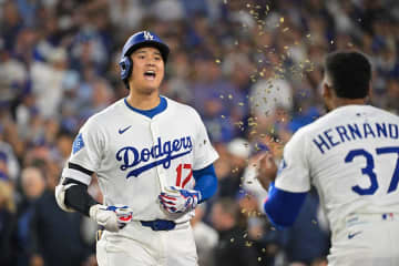 大谷翔平、地上波中継に映った同僚への行動「可愛すぎるなおい！」　同僚の連弾に大歓喜