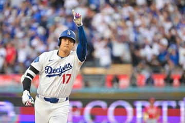 大谷翔平、妻・真美子さんの眼前で衝撃2ホームラン　「今日来てるから…」「漫画みたい」の声