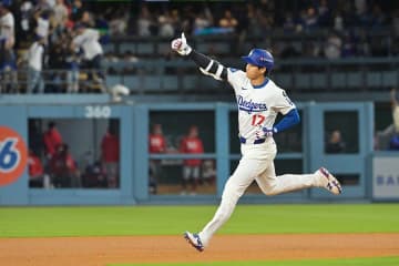ロバーツ監督、2発の大谷翔平を絶賛「並外れた才能を披露」　連勝だと登板日は？「たぶん…」