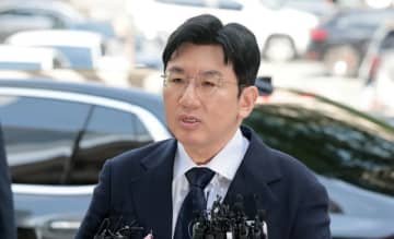 HYBEパン・シヒョク議長、出国禁止…190億円の不当利得容疑で