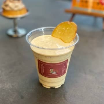 日本体育大学の学食「KARAKUSA CAFE」で秋限定のMCTオイルを使った脂肪燃焼メニューがスタート！　～お子様連れのママさんにも人気～