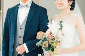 「産後36歳でドレス着たけど、私史上1番きれいだった」　ウェディングドレスに年齢制限はない　輝く一枚に称賛殺到