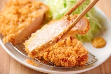 看板メニューは“とじないカツ丼”！「熟成とんかつ フライ家 有楽町」がオープン