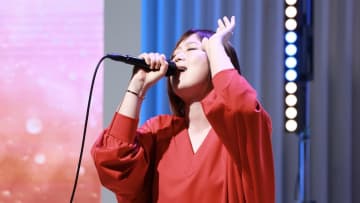 絢香、上白石萌音からのサプライズメッセージ&質問に「思いっきり楽しむこと」 最新曲『Wonder!』生歌披露