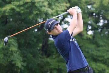 加藤龍太郎が首位発進 石川航は兄の冠大会で4打差スタート／男子下部