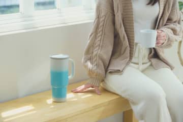 色が変わる!? 楽しさも潤いも持ち歩ける「Korobaan サーモカラー加湿器」