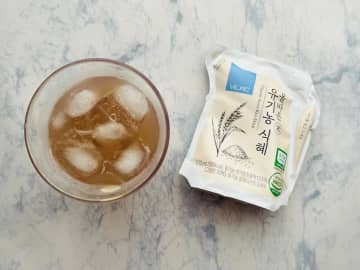 【韓国フード】韓ドラでお馴染みのあの飲み物の正体は⁉︎ 伝統飲料シッケをお試し！