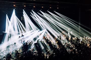 FACT、“完全無欠のロックバンド”として飾ったクライマックス　HEY-SMITHと伝説を更新した最後の東京公演