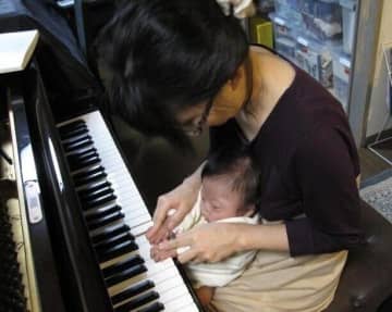 ダウン症で1歳で旅立った息子との約束。ピアノを通して「障がいがあってもなくてもあなたはすてき」と伝える【体験談】