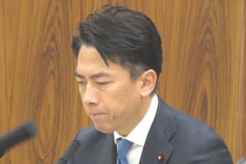 【総裁選】小泉進次郎氏　県議の〝党員削除〟関与報道を否定「強く抗議する」