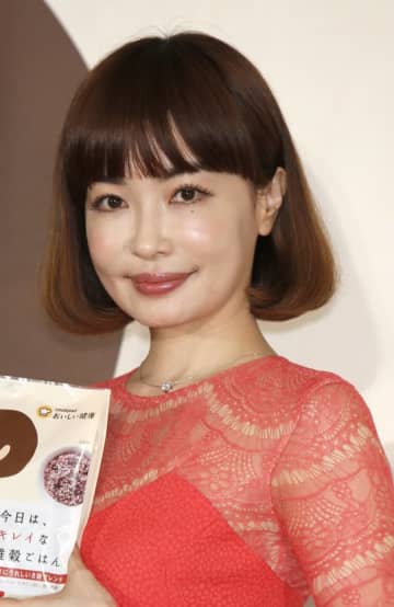 平子梨沙、LAの別荘を購入→「白を基調としたお部屋」「とってもステキ」と話題に