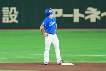 東京Dでボールが消える珍事　打球が天井の隙間から落下せず…二塁打認定に球場ざわつく