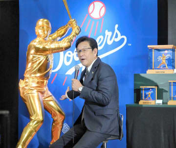 等身大1.9メートル！　大谷翔平選手の黄金像、横浜高島屋で披露　入場無料で6日まで展示