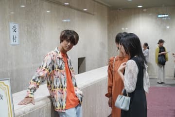 恋愛関係でもただの友達でもない、“ふたり”で経験する初恋の行方は？芳根京子×髙橋海人『君の顔では泣けない』