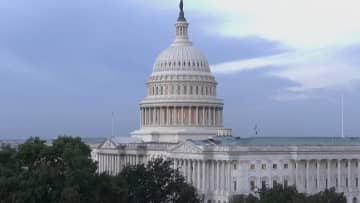 7年ぶりに米政府機関の一部閉鎖　トランプ政権・野党対立で予算失効