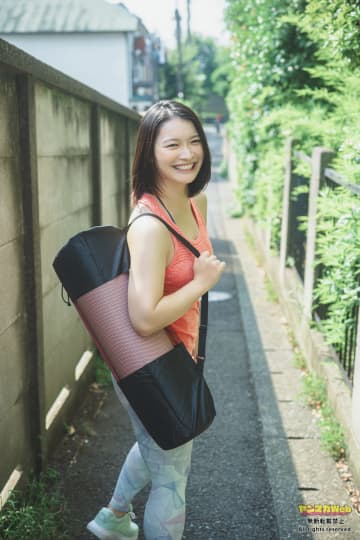 【グラビア】関谷瑠紀さんのワンピース水着姿！ ヤンマガWebのグラビア一挙公開