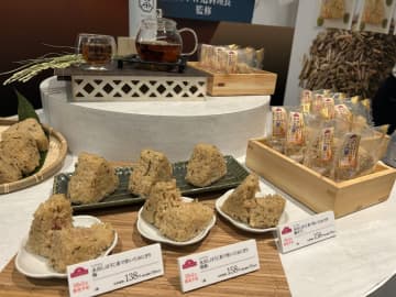 トップバリュが25年秋の新商品を発表　「ほうじ茶で炊いたおにぎり」など新機軸も