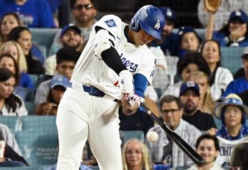 観客も命がけ！ 大谷翔平、190キロ“超爆速”先頭打者アーチ… とんでもない事実も発覚「ロケットやん」「恐ろしすぎる」