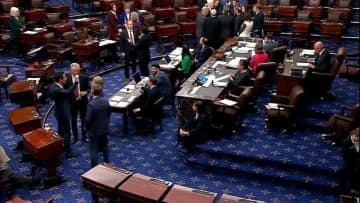 米つなぎ予算、上院で再度否決　政府職員の一時帰休始まる