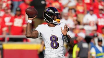 ハムストリング負傷のレイブンズQBジャクソンが水曜日の練習を欠席、日ごとの経過観察中