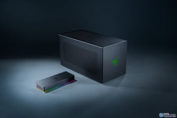Razer、Thunderbolt 5対応の最新アクセサリー「Razer Thunderbolt 5 Dock Chroma」と「Razer Core X V2」を発表