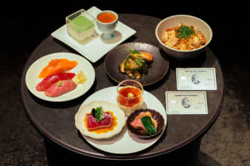 「センチュリオン・ラウンジ」に日本料理の名店「赤坂 おぎ乃」の荻野聡士シェフ監修メニューが登場