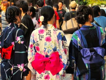 日本の花火大会に行くため中国ECサイトで下駄購入、届いた商品にがく然―香港メディア