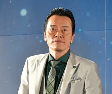 遠藤憲一、松下奈緒が手作りした誕生日プレゼントを公開⇒「素敵」「配色が素晴らしい」と反響