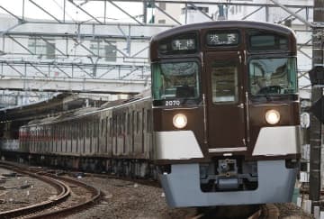 西武2000系が池袋線での運用を終了　「創立110周年記念トレイン」は新宿線へ