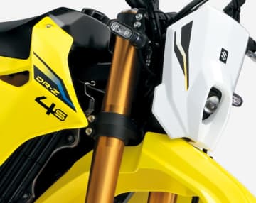 スズキ新型「DR-Z4S／4SM」日本発売！　398ccの本格オフ＆モタード