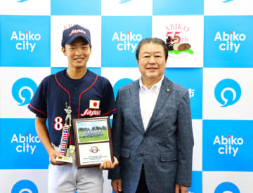 中学野球U15日本代表 我孫子市立湖北中3年松本さん　全米選手権優勝10連覇を市長に報告