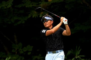 宮本勝昌が首位発進 賞金ランク1位の岩本高志、前年Vの平塚哲二ら2位
