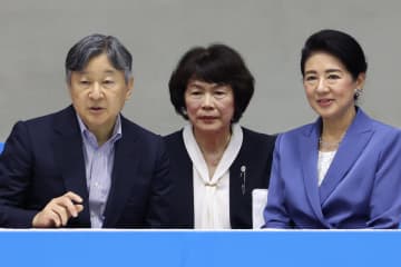 天皇皇后両陛下　国スポでバドミントンをご観戦…“シャトル”がつなぐ愛子さま＆悠仁さまへの“帝王教育”