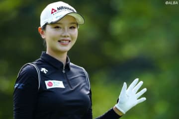 お洒落をして久しぶりの休日を過ごすセキ・ユウティン 「相変わらず綺麗ですねー」「女優さんだ！」とファンは1枚の写真を大絶賛！