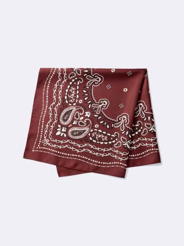 「デニム着ても物足りない」→【GU990円スカーフ】を巻くだけ♡「垢抜けコーデ術」