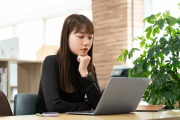 生成AIの利用用途は「検索、情報収集」が46％、高校生は翻訳目的がやや多い