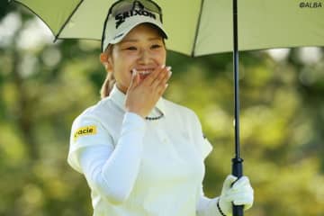 ＜中間速報＞安田彩乃が単独首位　ルーキー中村心は初のホールインワン達成