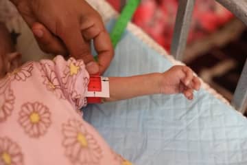 【写真で見るガザ2年】レンズがとらえた子どもたちの日常：栄養失調・心の傷編