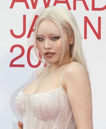 「高貴な猫」ちゃんみなと人気俳優との密着2ショットにファン歓喜「スゴい豪華」「絵になる」